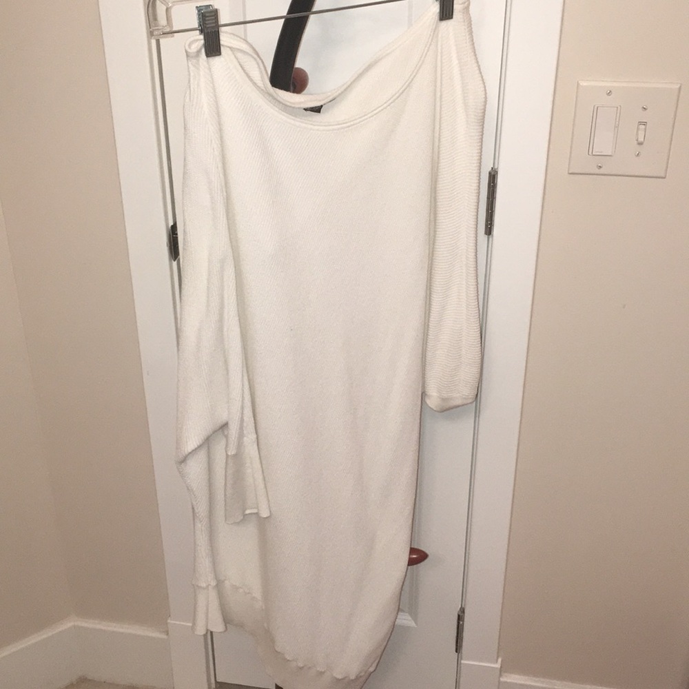 Express off the shoulder top (L)